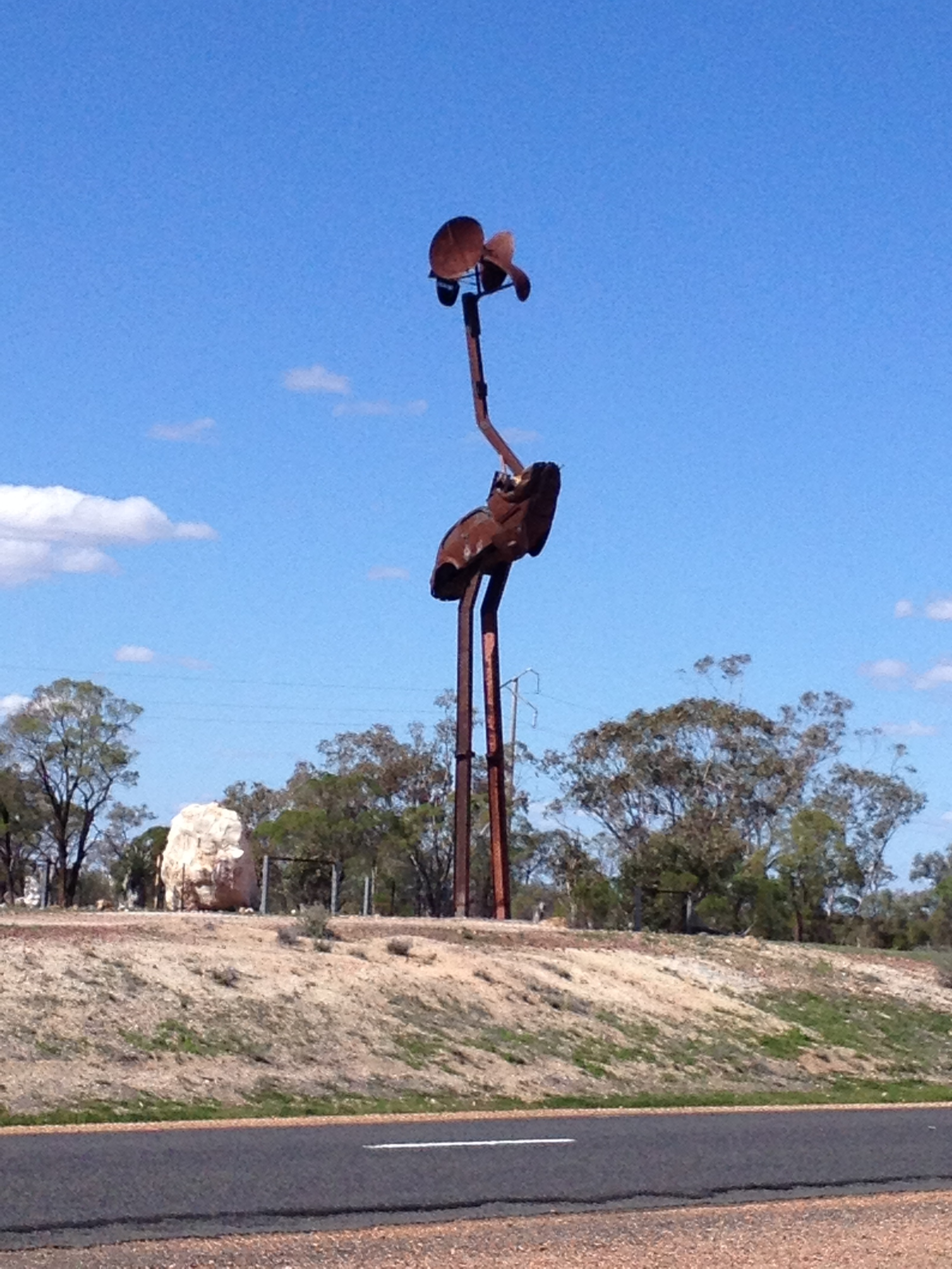 Large Emu sign at approach to the Lightning Ridge Opal Field